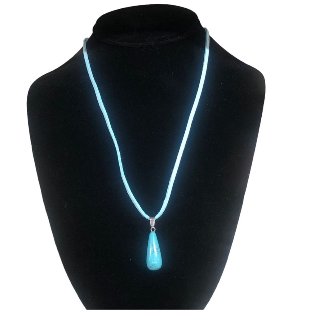 UNBRANDED Turquoise Color NATURAL MAGNESITE
Southwestern Pendant NECKLACE